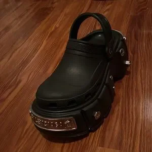 Balenciaga hardcrocs [USED] (In GREAT condition) m_63ba0f1932c1dc6b2ed79c4f.jpg main image 2